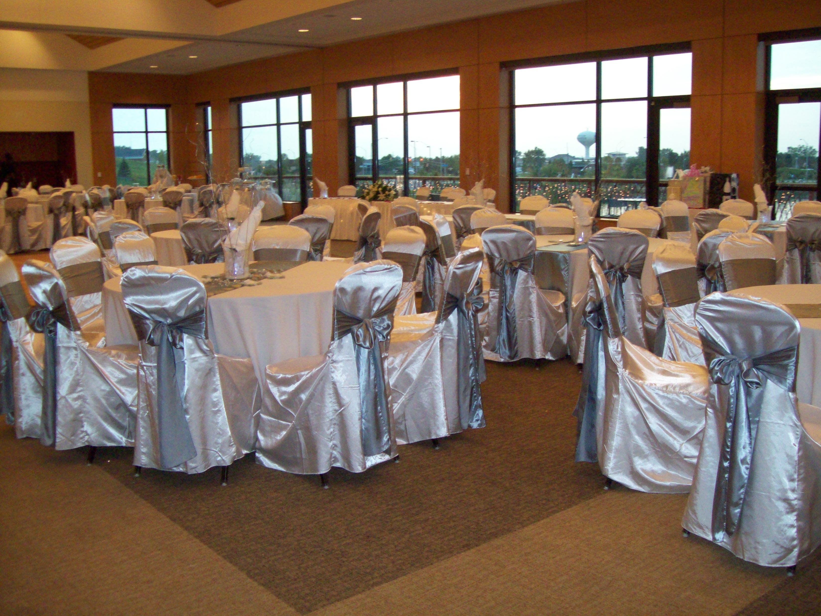 Banquet
1