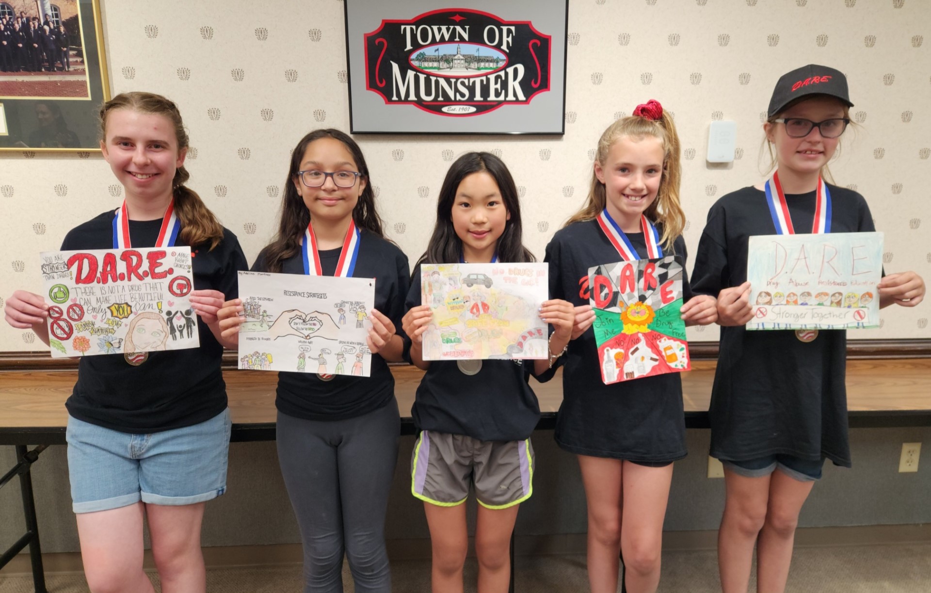 Image for news story: Munster Students Win Top Prizes in State-Wide D.A.R.E. Poster Contest